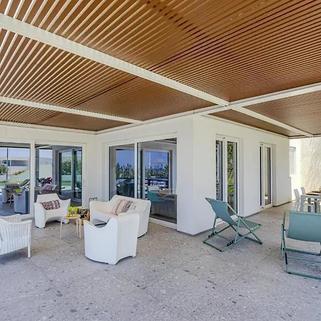 Villa Brezza Marina By